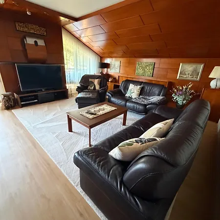 Savoy Apartment *